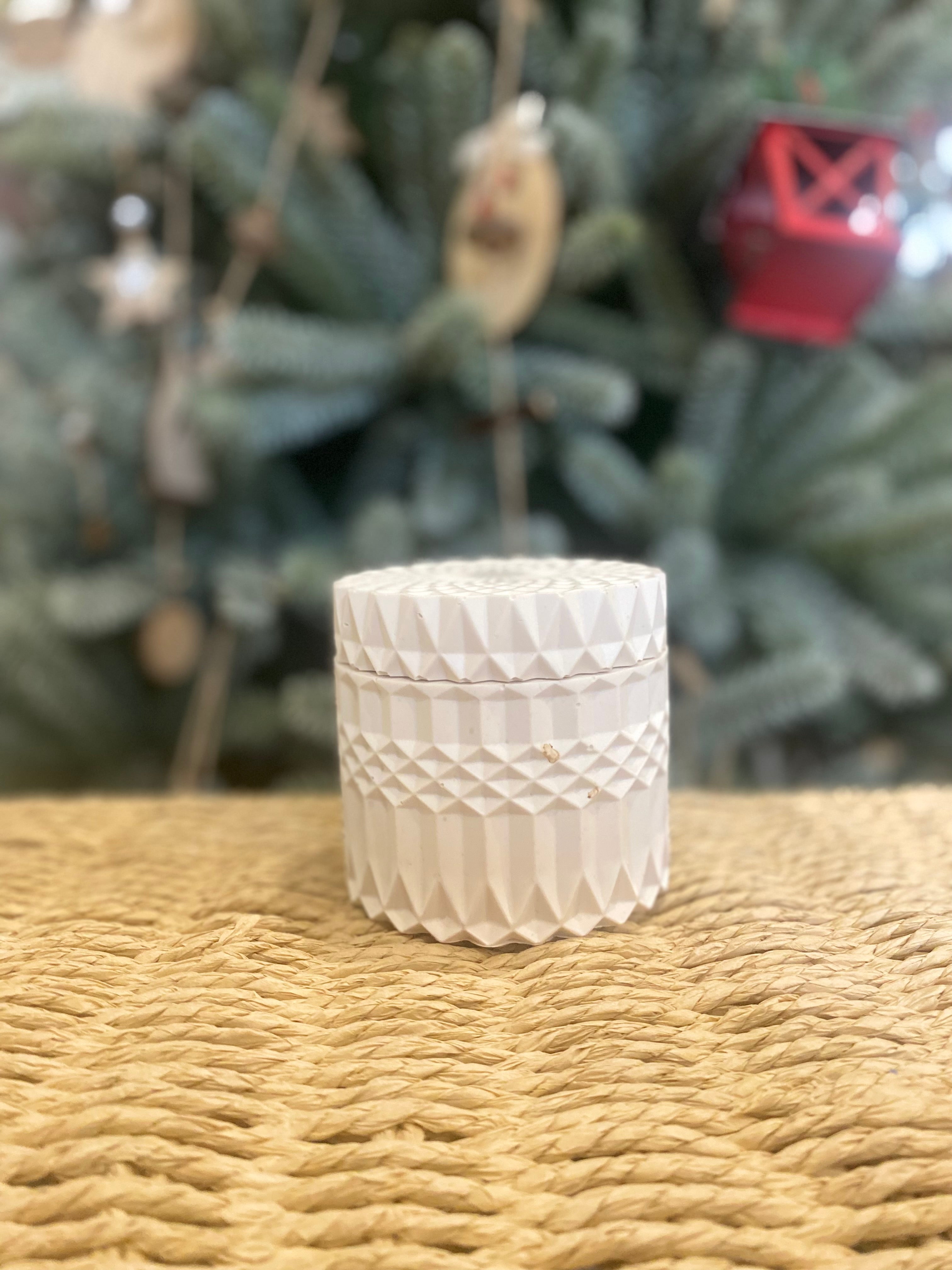 Bougie design parfumée artisanale – Cire d’olive