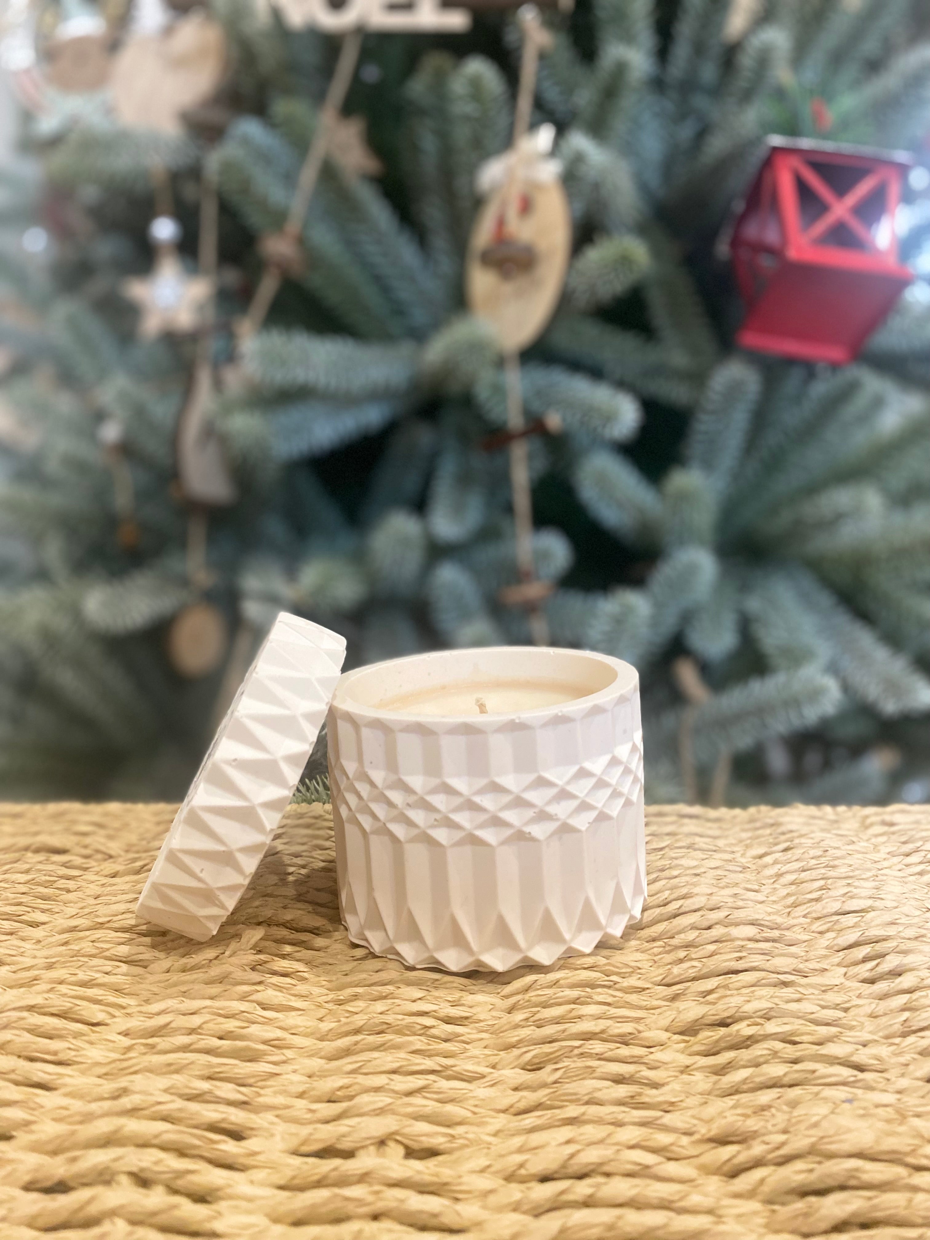 Bougie design parfumée artisanale – Cire d’olive