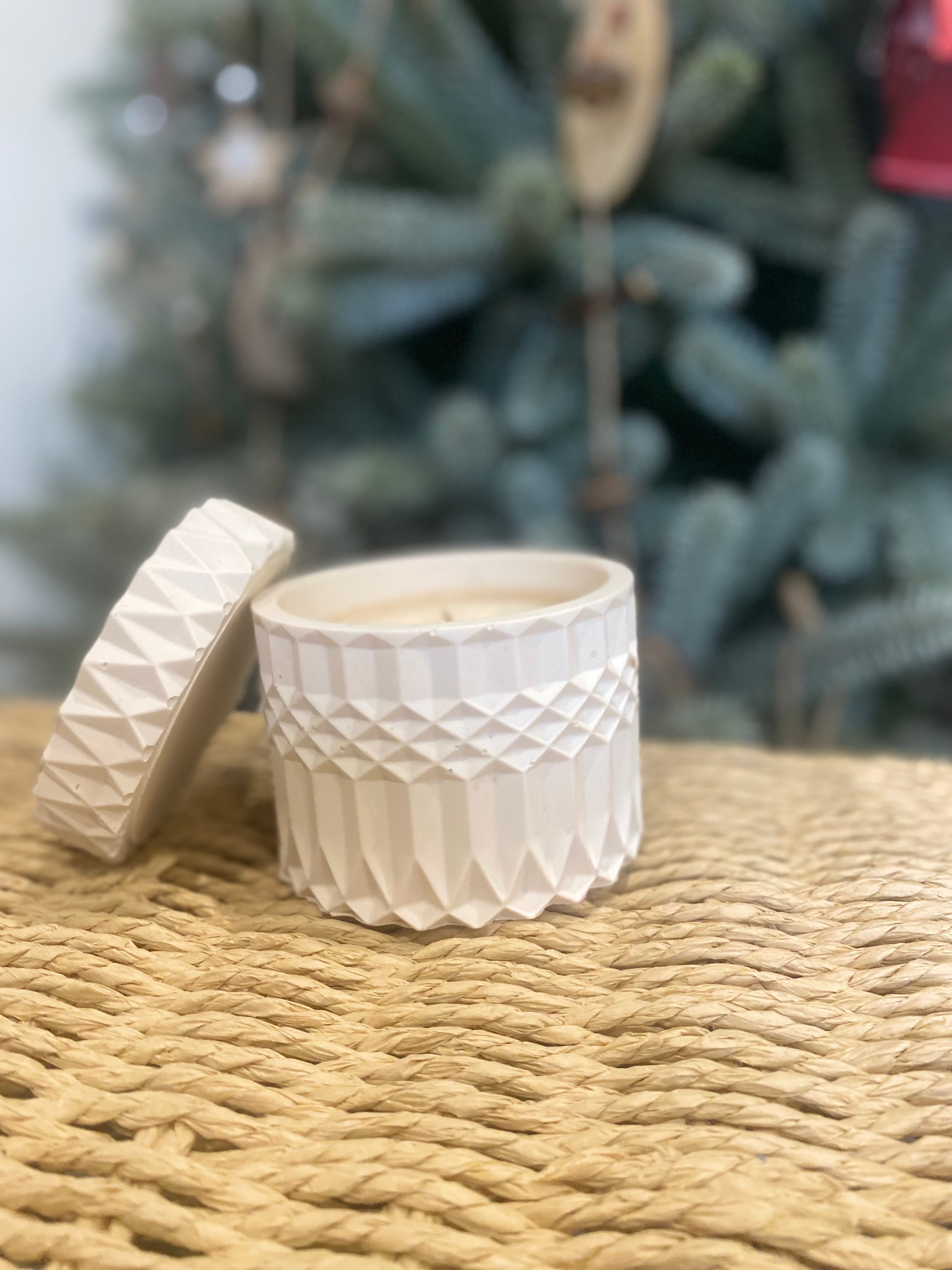 Bougie design parfumée artisanale – Cire d’olive