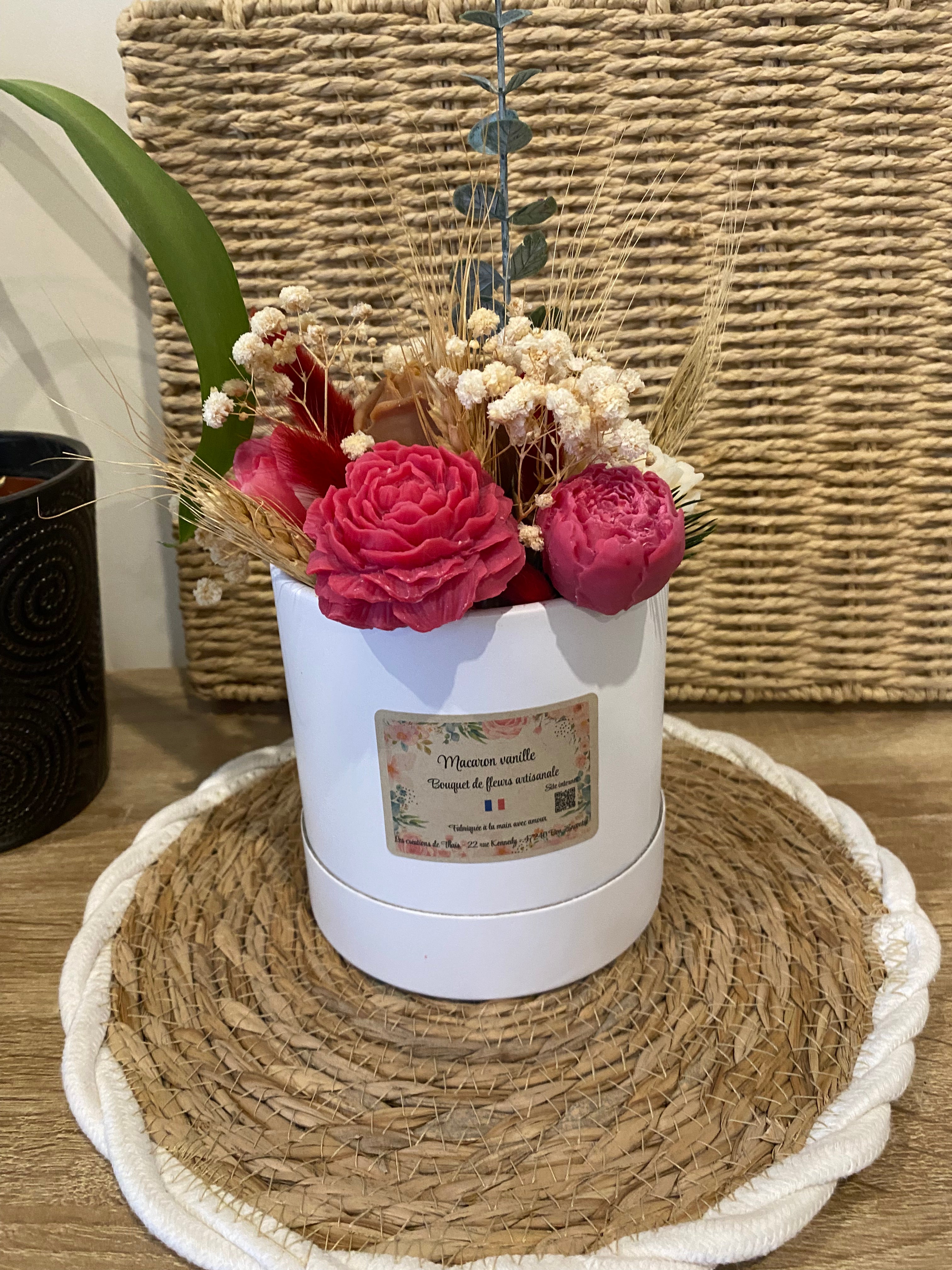 Bouquet de fleurs macaron vanille