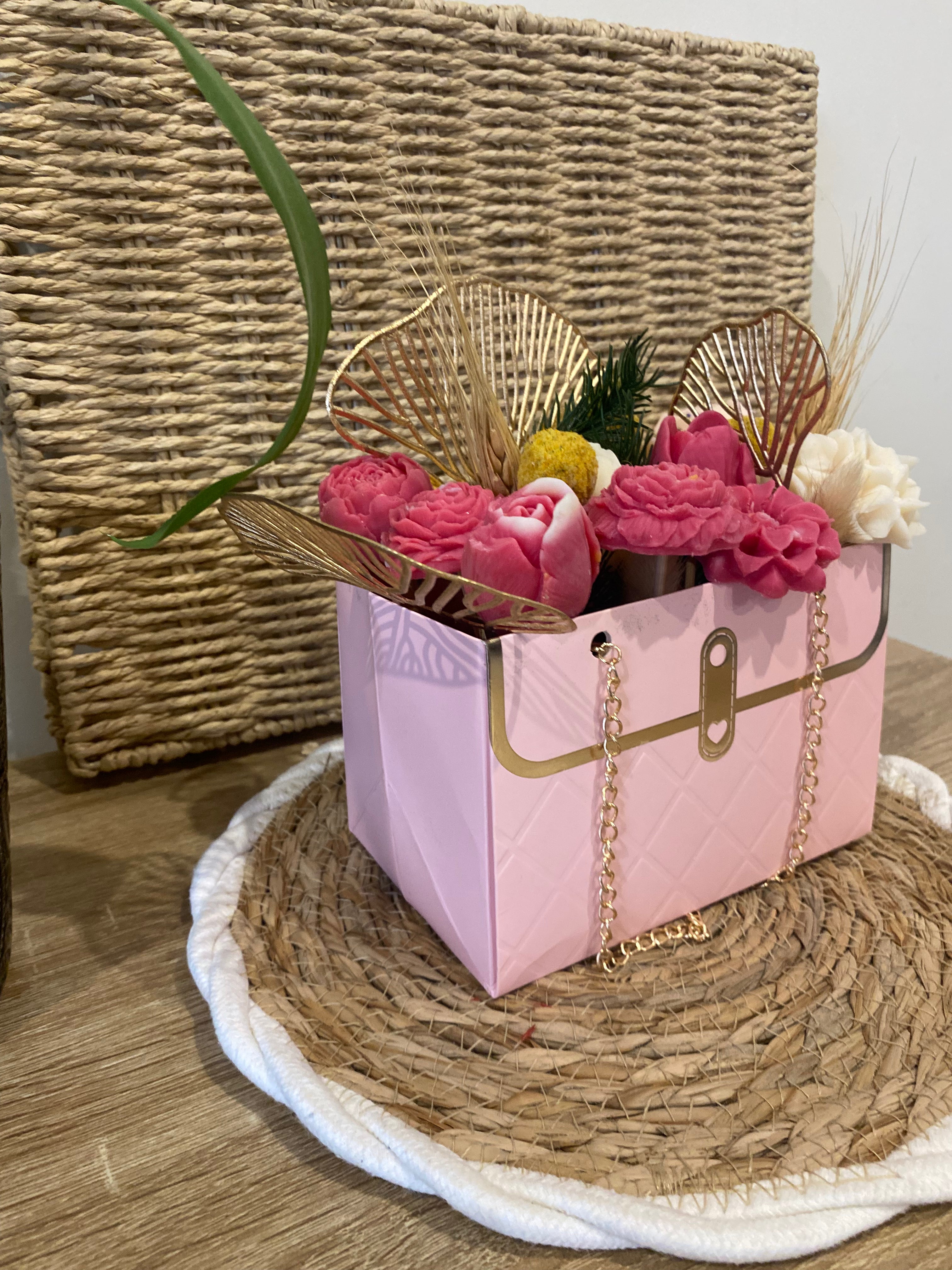 Bouquet de fleurs sac macaron vanille